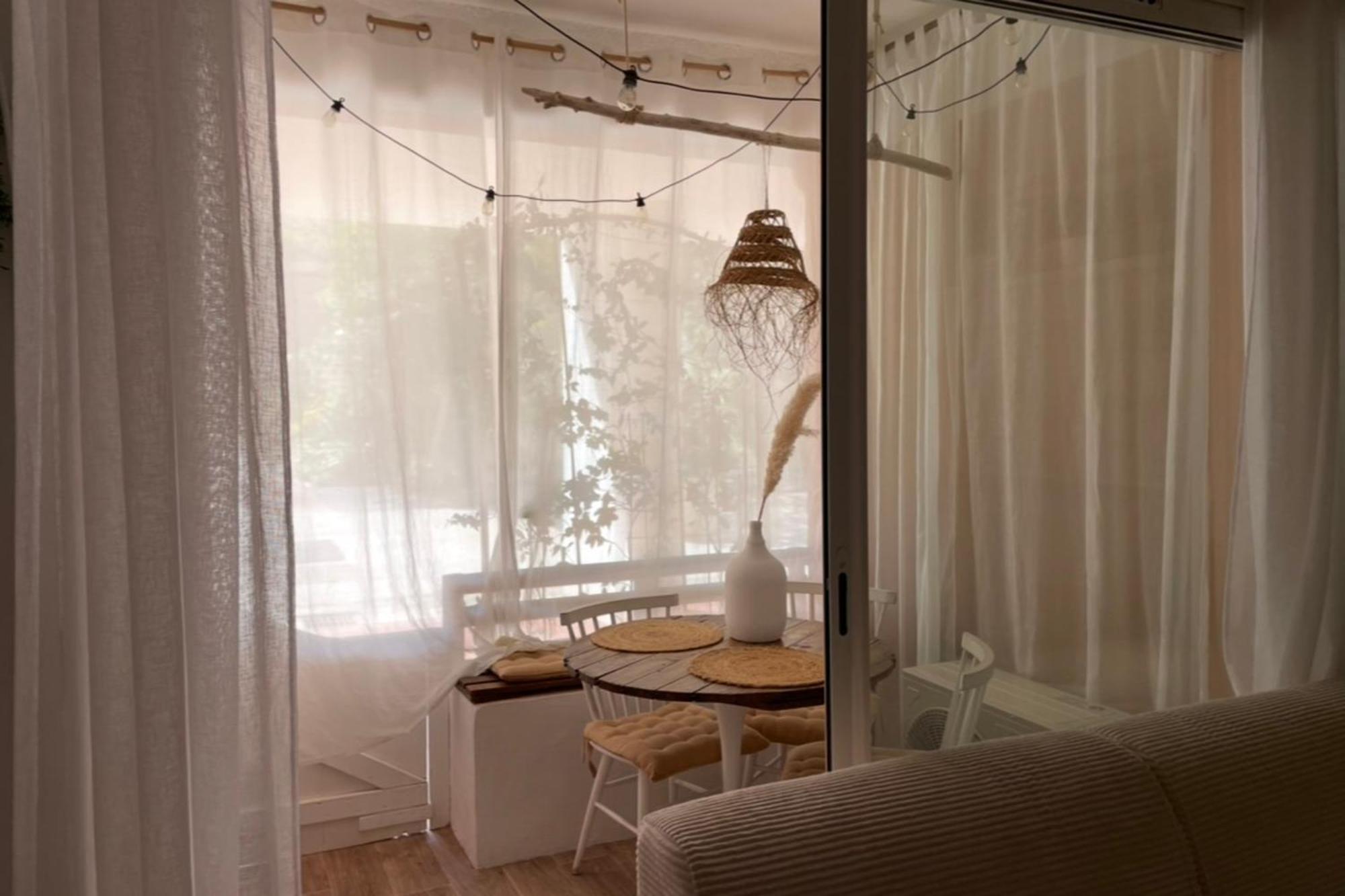 Charming Air-Conditioned One-Bedroom 150M From Cavaliere Beach Ле-Лаванду Экстерьер фото